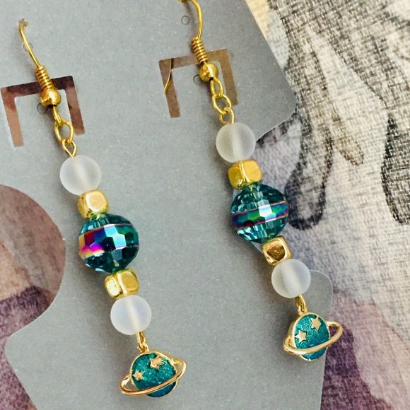 A trip to Saturn - Glass beaded dangle earring with Saturn drop 14K GF Hooks - Picture 2 of 3